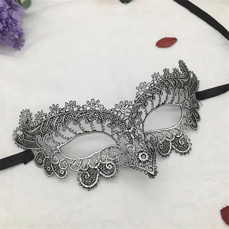 Women's Sexy Half Face Animal Lace Party Mask for Halloween Masquerade Cosplay Party Supplies Ladies Anime Eye Masks Silver