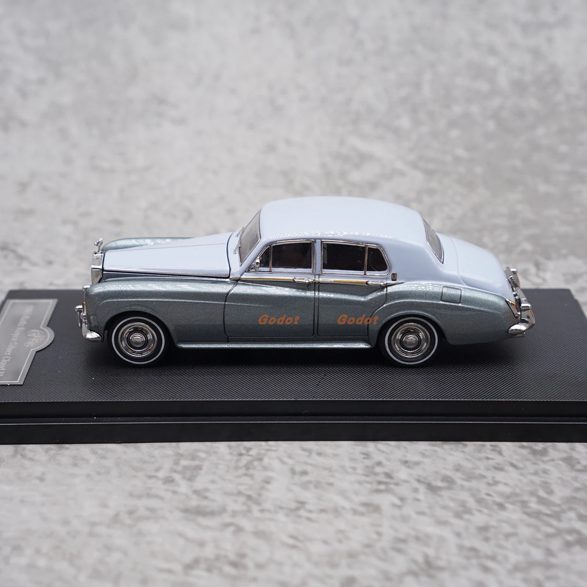 ミニカー SOLIDE ROLLS ROYCE SILVER CLOUD GFCC 1:64 Scale Diecast Alloy 1965 Rolls Royce Silver Cloud Toys