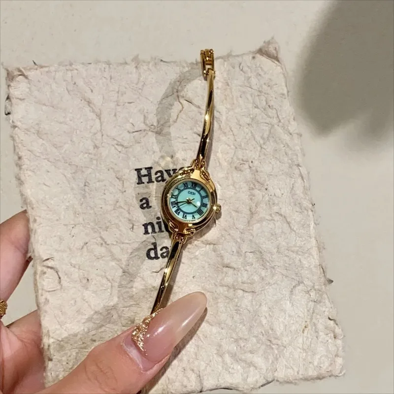 

Элегантные женские наручные часы, высококачественные кварцевые часы с маленьким циферблатом, роскошный дизайн, часы-браслет, подарок