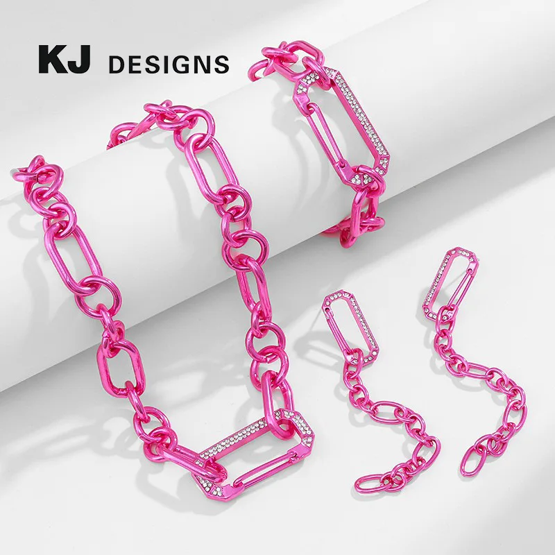 Conjunto de collar, pulsera y pendientes de cadena gruesa de color rosa fucsia digital
