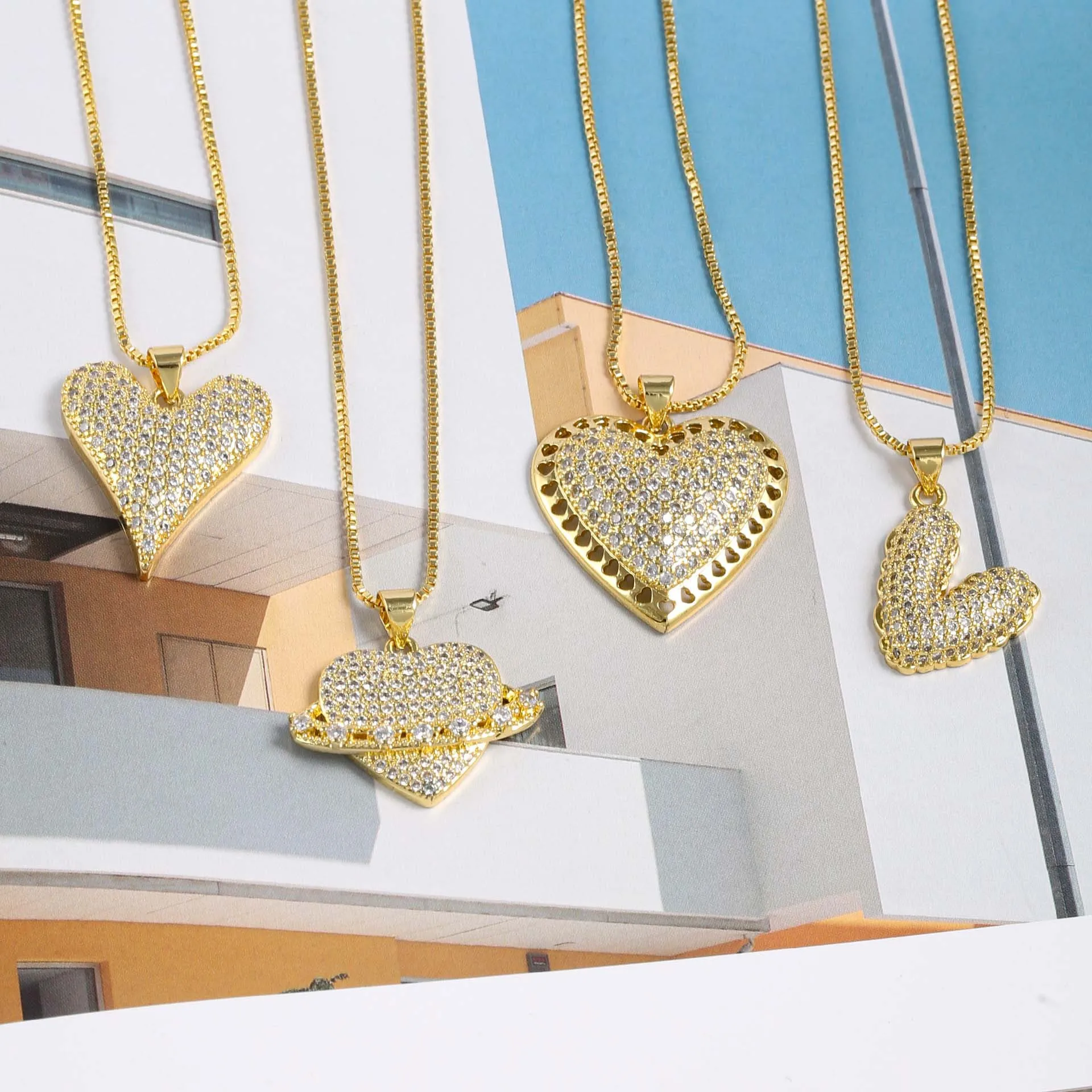 

4Pcs/Fashion Red Black Enamel Cowboy Hat Pendant for Necklace Copper Crystal Sun Headgear Keychain Purse Charm Jewelry Making