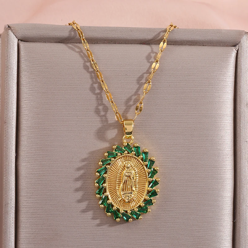 The Fashionable Green Holy Light Virgin Mary Pendant Necklace Gives Women A Sense of Luxury and Niche Design.