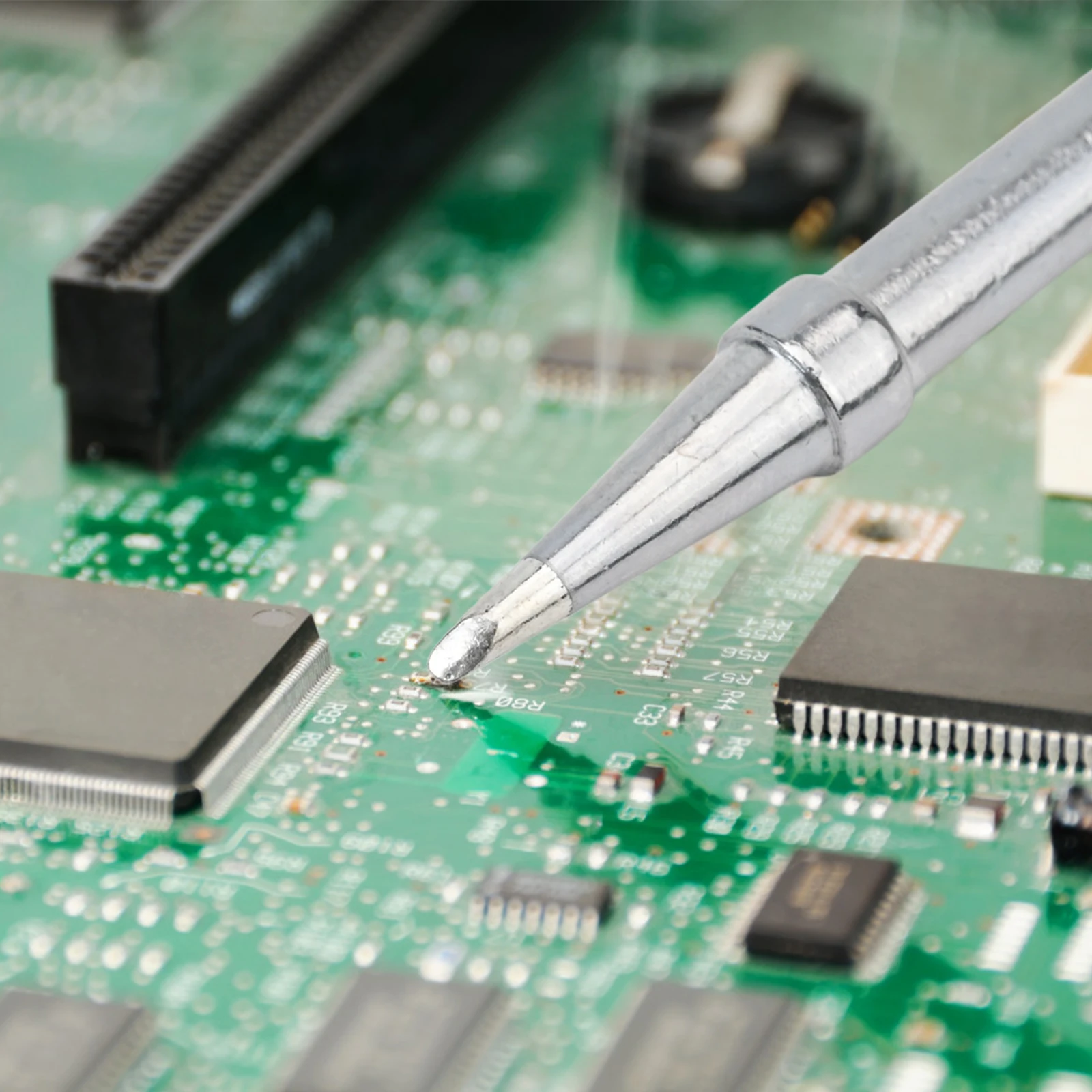 

Достигайте идеальных результатов при пайке каждый раз с помощью набора из 5 наконечников для паяльника ET, совместимых с Weller WE1010NA, WESD51, WES50, 51.