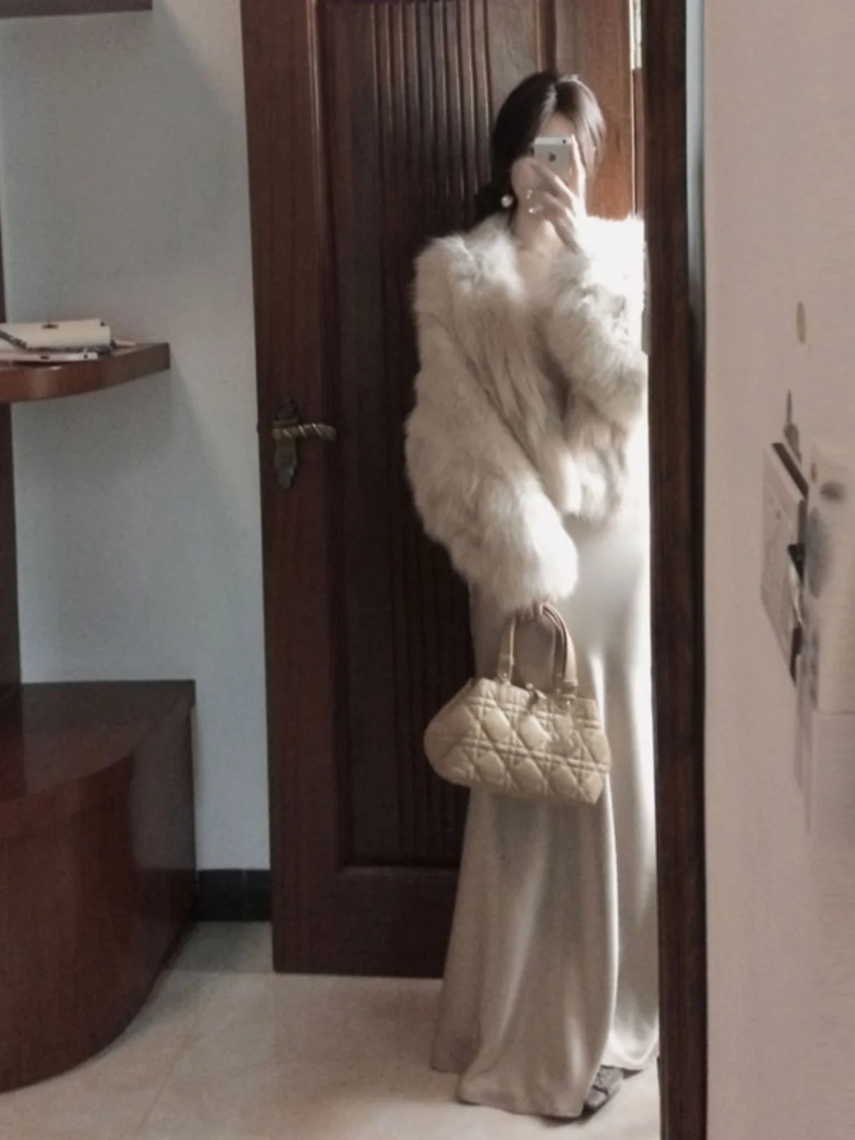 

Fashionable Young Style Fur Coat Spring Outerwear High End Luxury Integrated Leather And Fur Warmth Color Korean Version