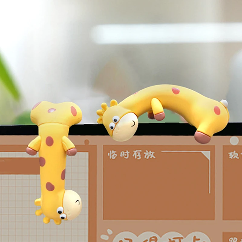New Kawaii Rubber Giraffe Ornament Groove Cartoon Giraffe Figurines Pasted Giraffe Model Computer