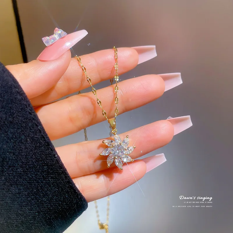 

18K Gold Plated Full Zircon Women Flower Pendant Necklace Titanium Steel Gold Color Luxury Jewelry Couple Lady Gift