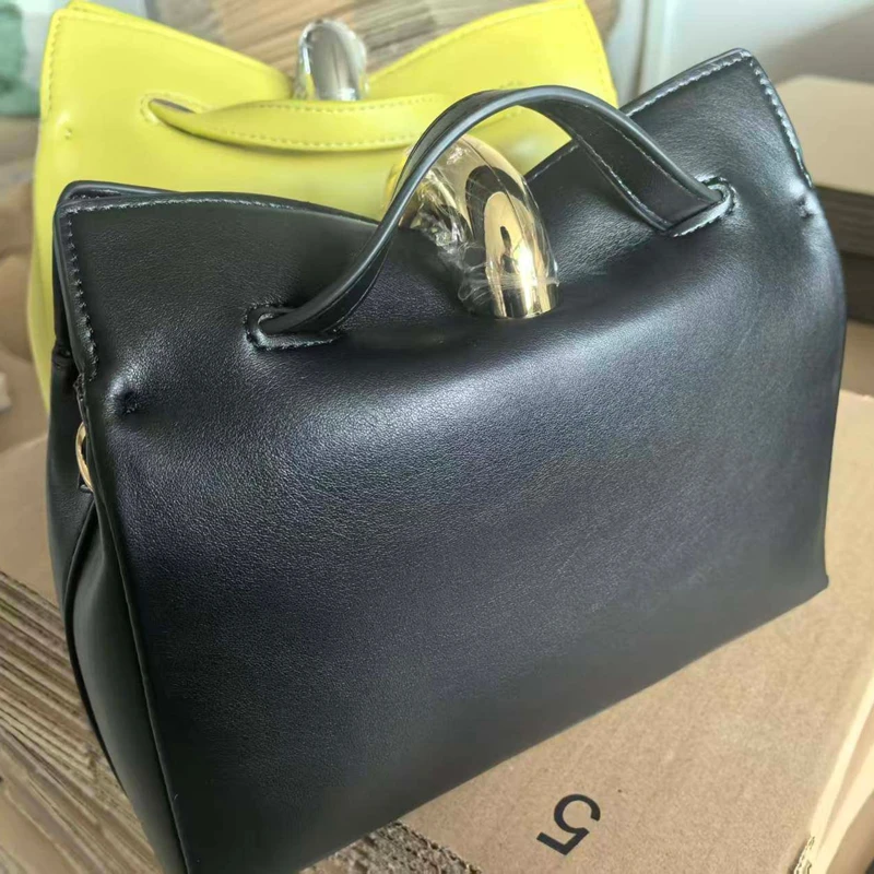 

Новая роскошная дизайнерская шикарная женская маленькая сложенная сумка, модная женская элегантная сумка на плечо под мышками