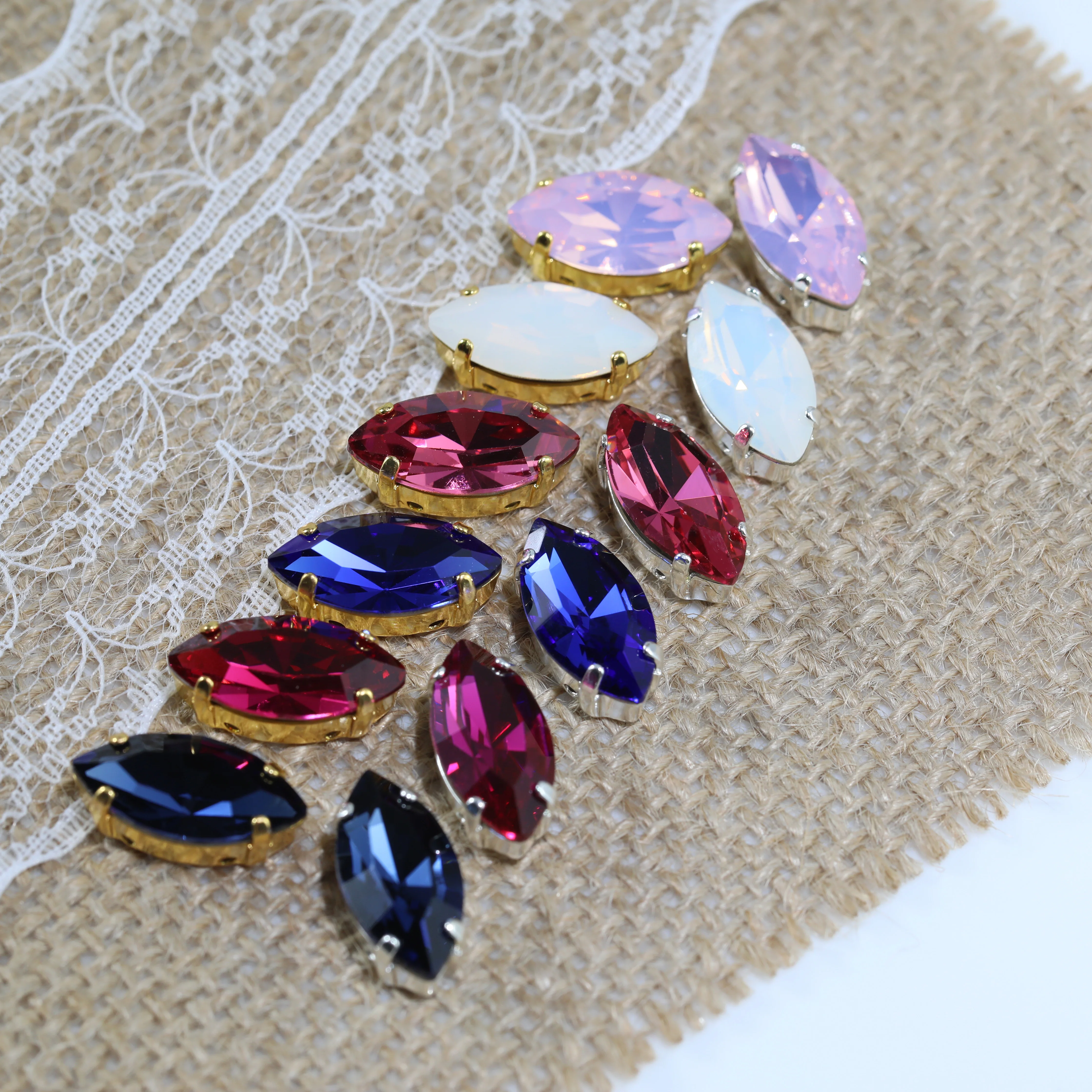 Luxuriöse, hochglänzende Marquise-Strasssteine mit Krappenfassung, Premium-Kristalle für DIY-Ornamente für Hochzeitskleider, Stickereien, Schuhe, Taschen und Kleidungsstücke – Detail 2