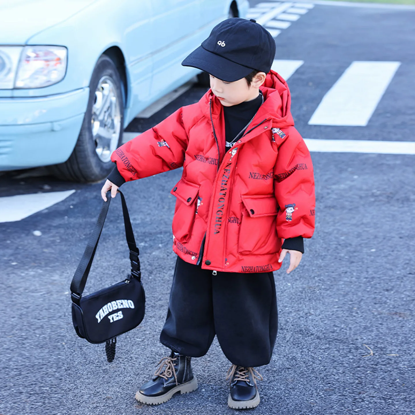 

Зимняя хлопковая куртка для мальчиков 2025: Новая модная утепленная хлопковая куртка с наполнителем, теплая одежда для детей и подростков, популярная модель с воротником-стойкой