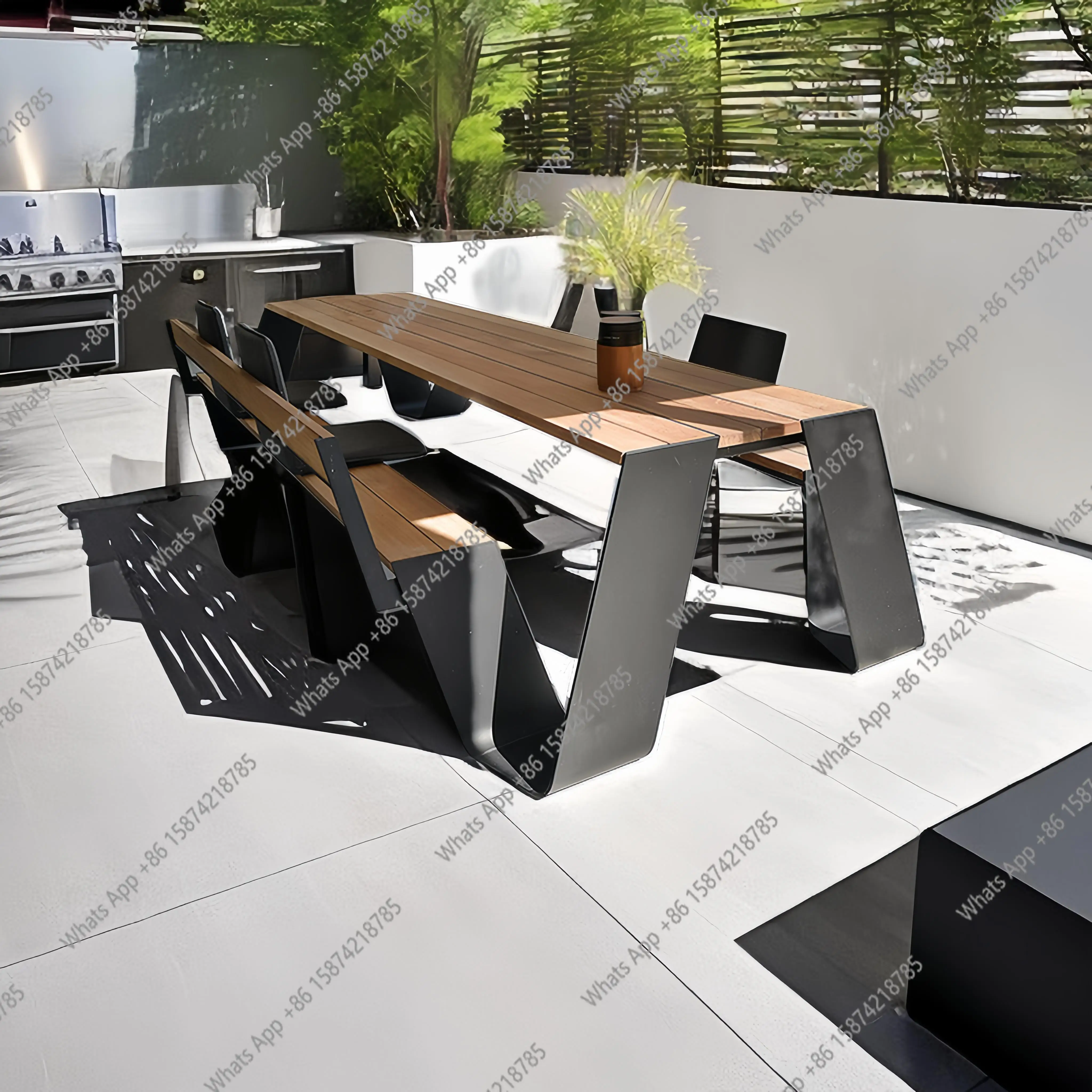 

Balcony lounge area arranged with outdoor tables and chairs, rattan chairs, waterproof shops, cafes, terraces, booths