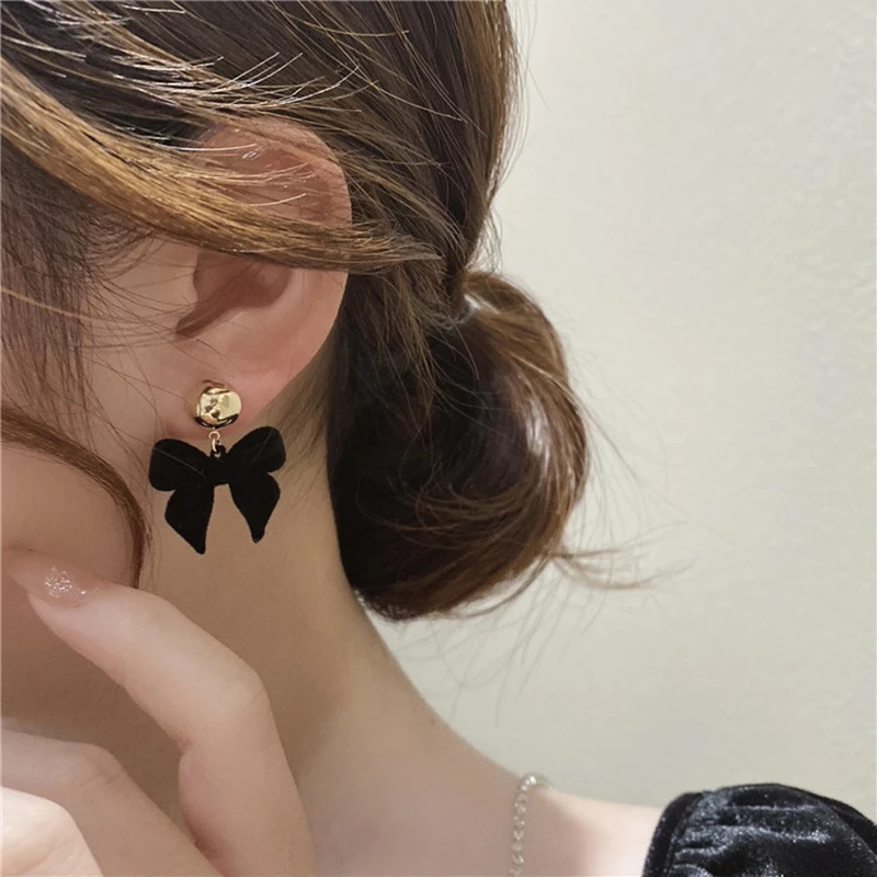 Vintage Black Flocking Earrings Geometric Bowknot Stud Earrings For Women Fashion With Jewelry Accessories