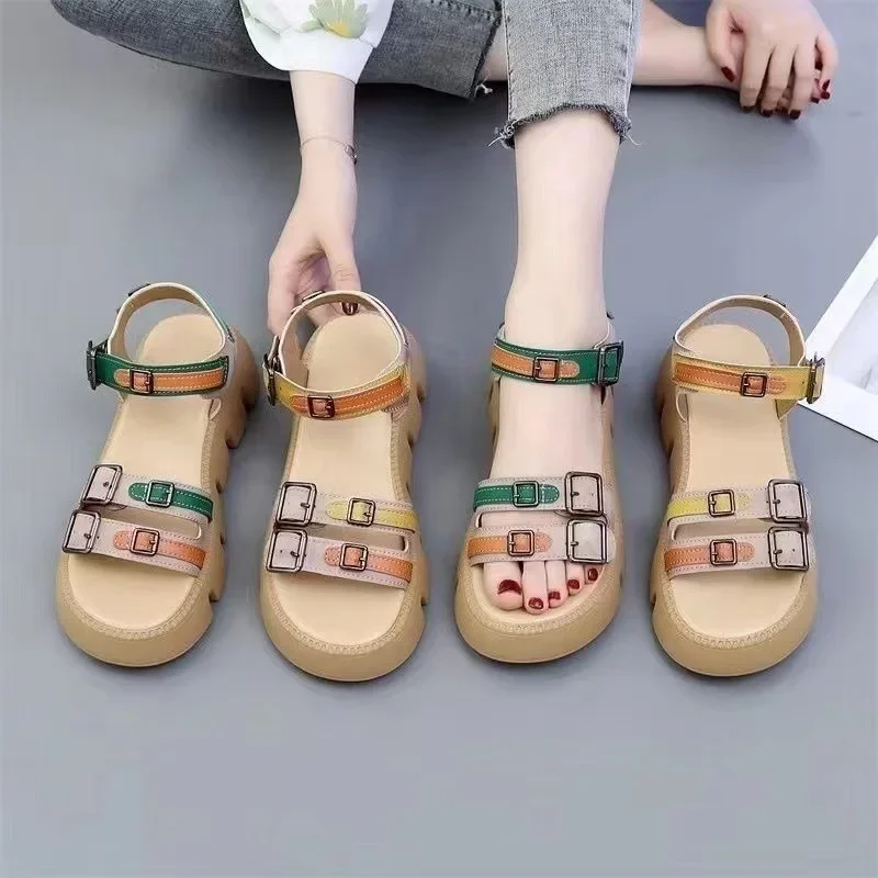 

Pop Platform Sandals 2025 New Summer Fashion Soft Bottom Increase Sandals Color Matching Clothing Pair Retro Women Platform Shoe