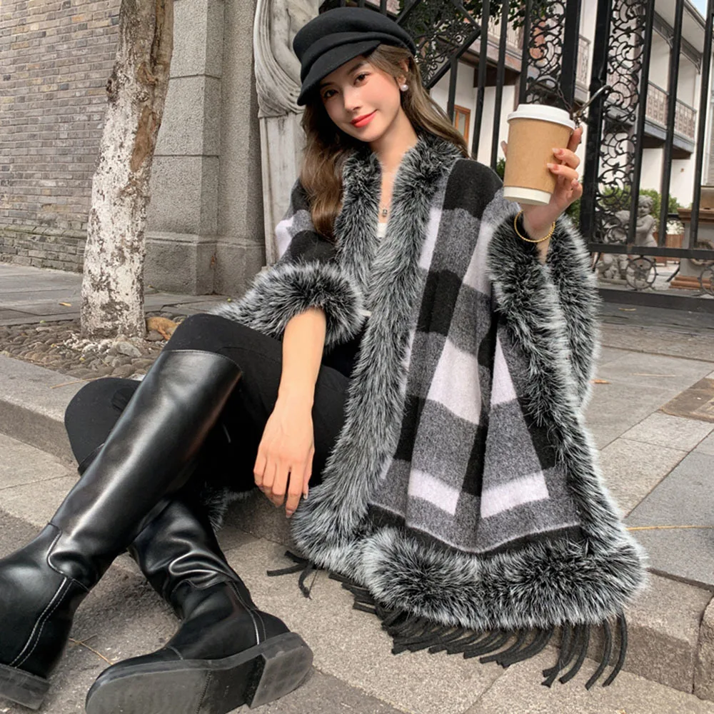 Elegant Poncho Fashion Tassel Shawl Coat 2023 Women\'s Warm Knitted Cloak With Fur Trim Luxury Faux Fox Fur Ponchos Capes Ladies