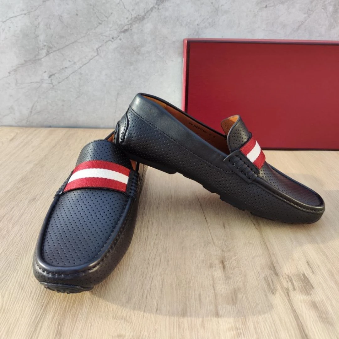 Mocasines antideslizantes de estilo B para hombre, zapatos de negocios de lujo, populares, de alta calidad, cómodos e informales, para verano