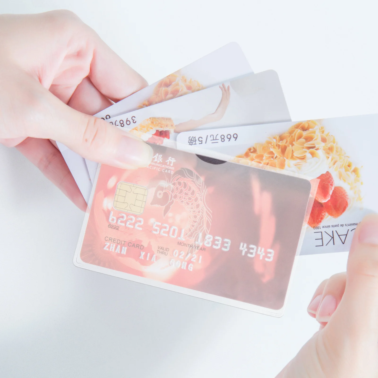 16Pcs Clear PVC Card Sleeves Transparent Plastic Protectors for Id Bus Pass Membership Cards Sports Card Display Case