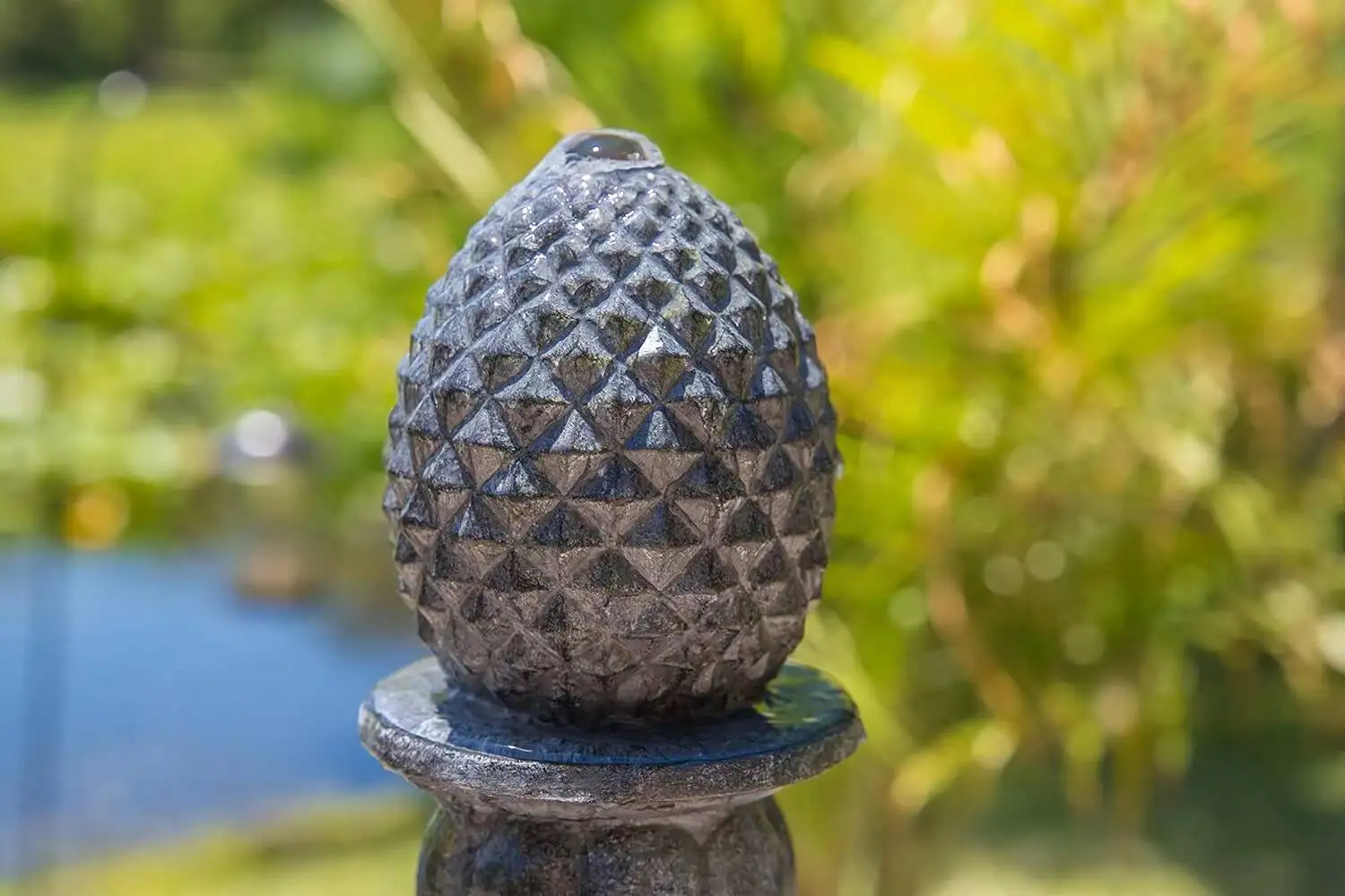 Fonte de piso externa Kenroy Home 51010ZC Ibiza com acabamento cinza, estilo clássico, 45" de altura, 25,5" de largura, 25,5" de profundidade, zinco