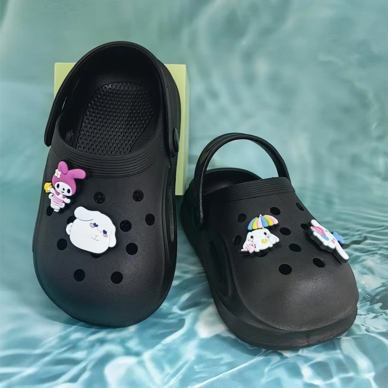 

MINISO Cinnamoroll Children Summer Vacation Beach and Pool Sandals Cinnamoroll Slippers Girls/Boys Slippers Non-Slip Shoes Gift