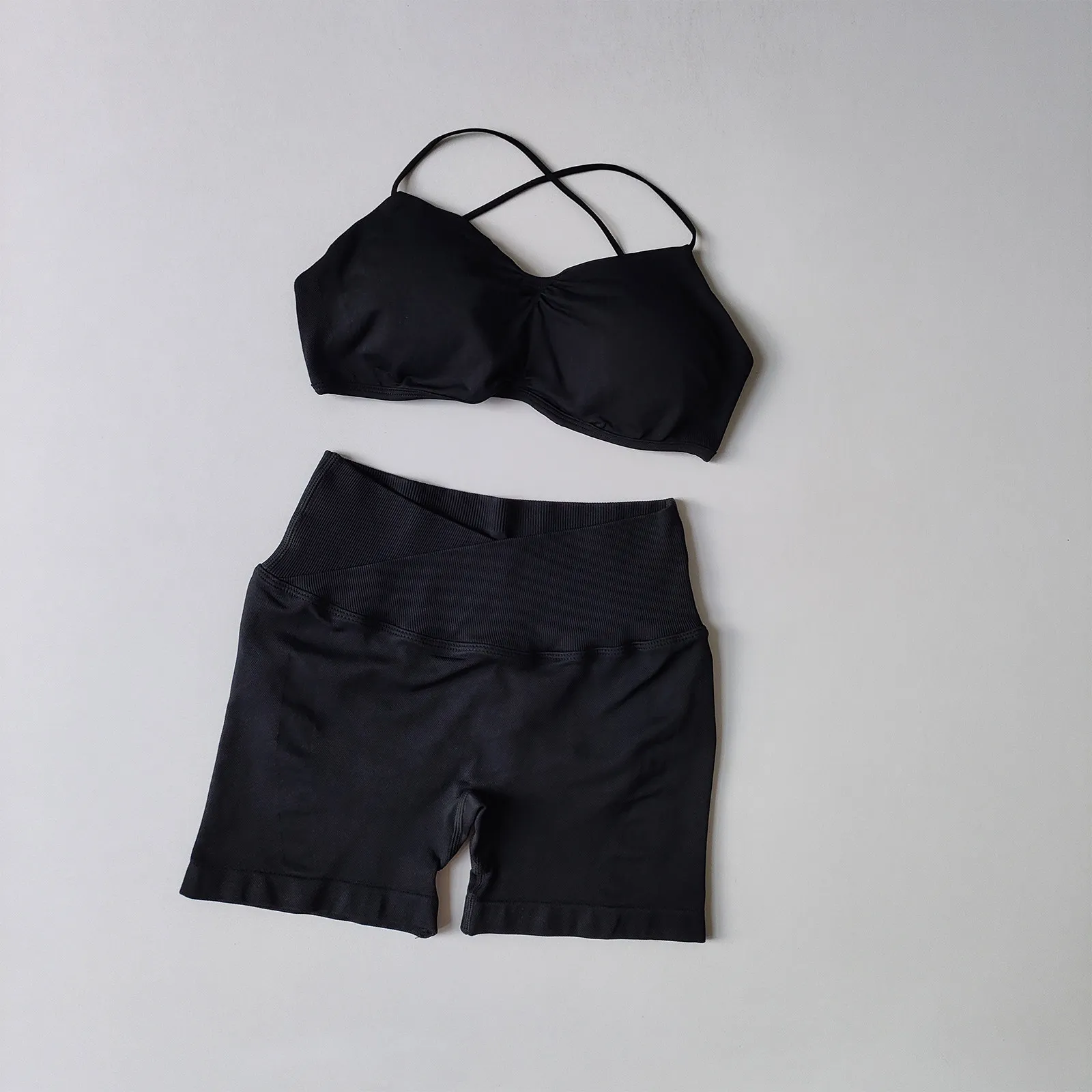 Sommerliches Nahtloses Sportset für Damen: Fitness-Yoga-Anzug mit Po-Lifting-Effekt, Hochgeschnittene Shorts, Pilates-BHs und Unterwäsche-Kombination – Detail 15