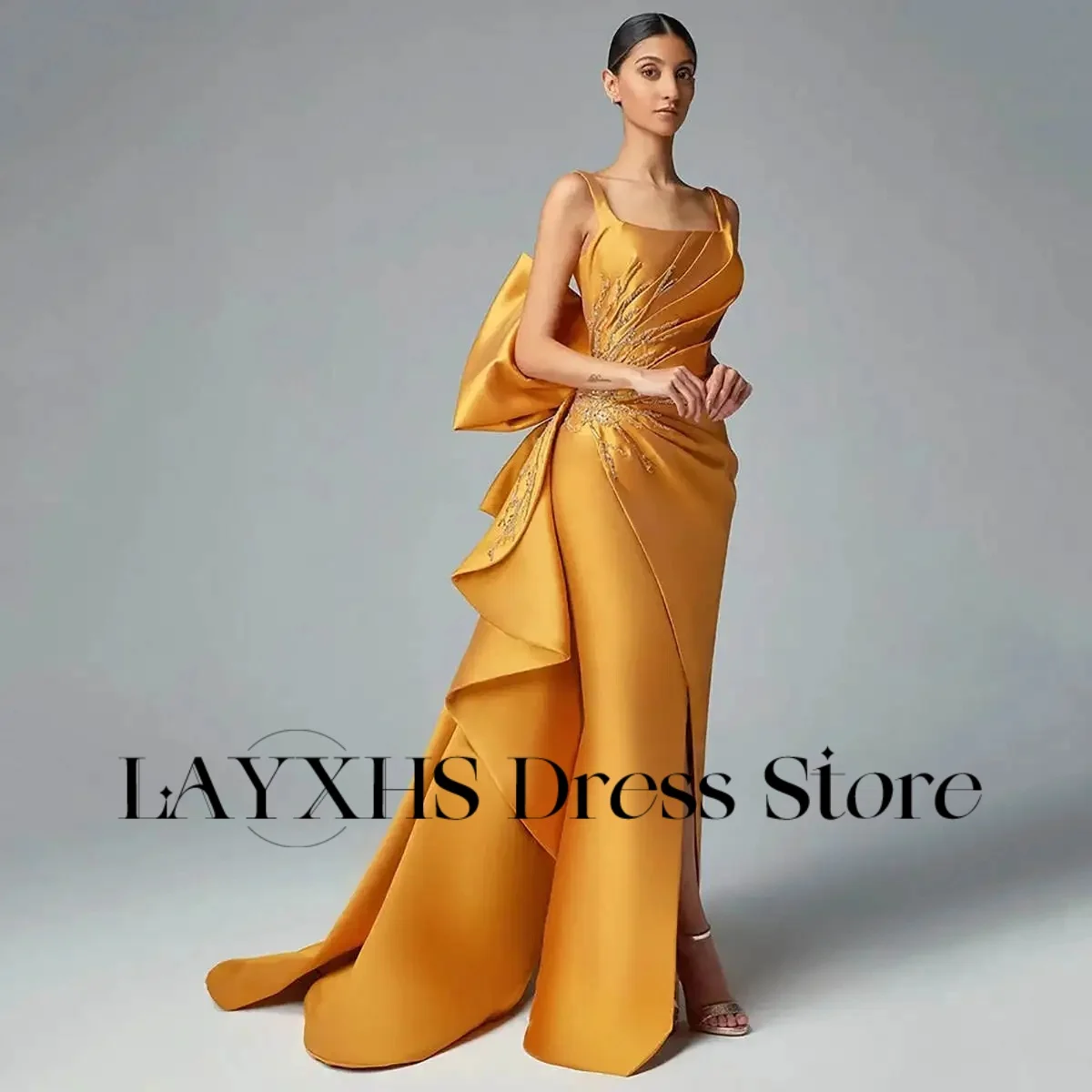 Eleganckie sukienki wieczorowe LAYXHS z kwadratowym dekoltem, odkrytymi plecami, kokardą, aplikacjami, rozcięciem, plisami, sukienki na studniówkę, szyte na miarę فساتين سهرة