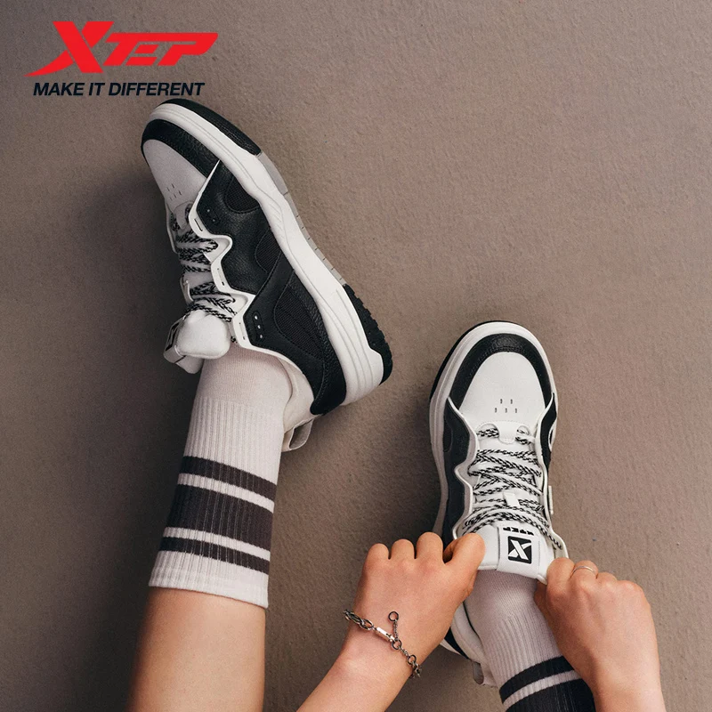 Xtep Scarpe da skateboard per donna 2024 Estate Accogliente Fuzz Scarpe da skate Street Trekking Tempo libero Scarpe da ginnastica comode 876218310024