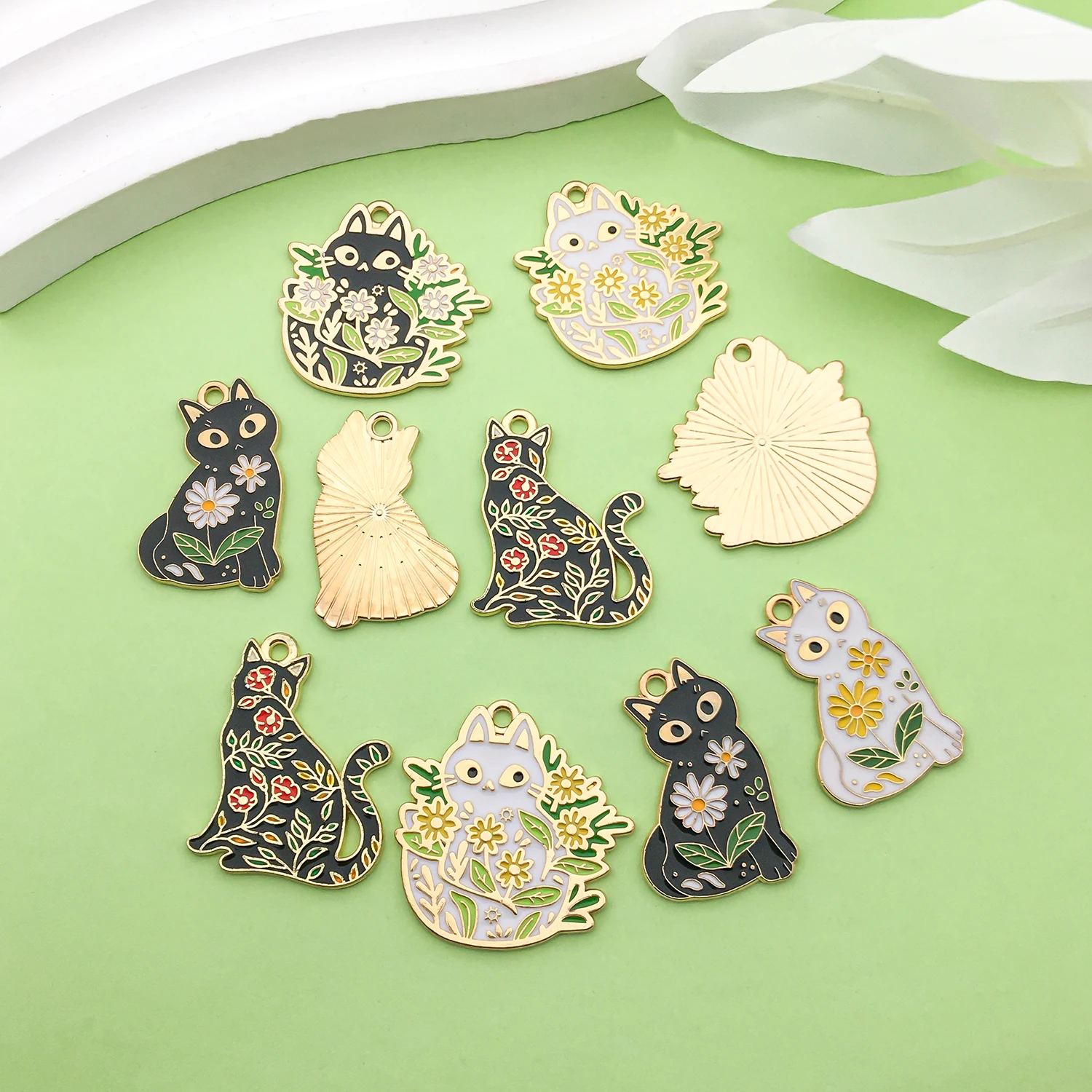10pcs Enamel Cute Flower Cat Charms Alloy Metal Animal Pendants for DIY Bracelet Necklace Jewelry Making Accessories