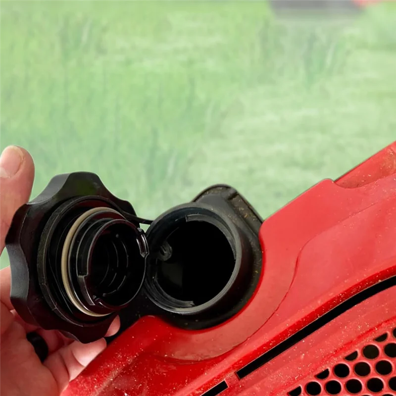 MAKE-594061 ガスキャップ交換用 芝刈り機、ブリッグス＆ストラットン675Exi 725Exiエンジン用燃料タンクキャップ ガスタンクキャップ 2個