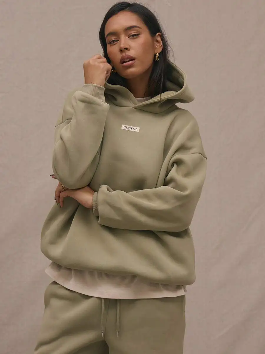 

Oversized Hoodie with Minimalist Text Patch, Relaxed Fit Sweatshirt for Autumn Winter