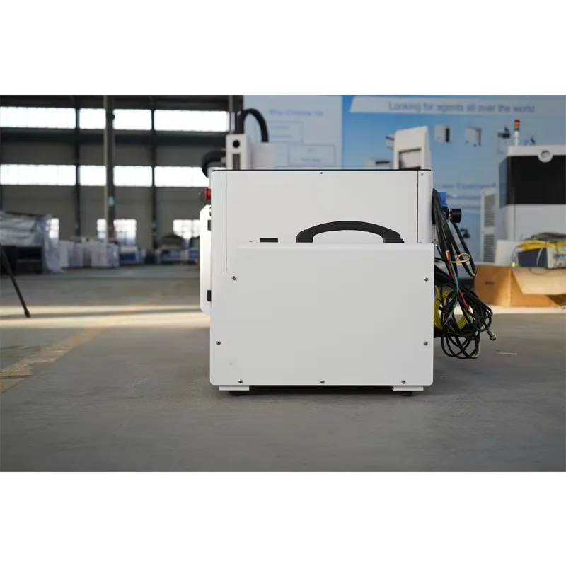 Macchina per la rimozione della ruggine dell'attrezzatura per saldatura laser industriale / Macchina per la pulizia della ruggine / Pulitore laser per metallo