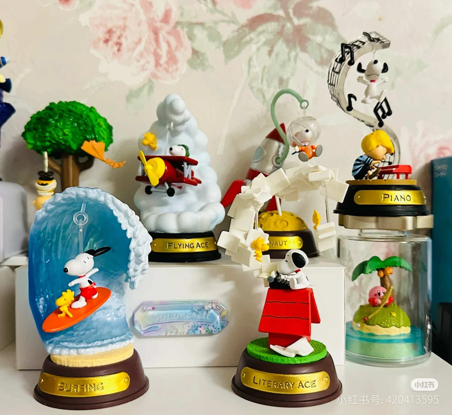 Original  ReMent Peanuts Anime Snoopy SWING ORNAMENT Surfing Piano Action Figure Model Toys Collectible Ornaments For Kids Gift view 4