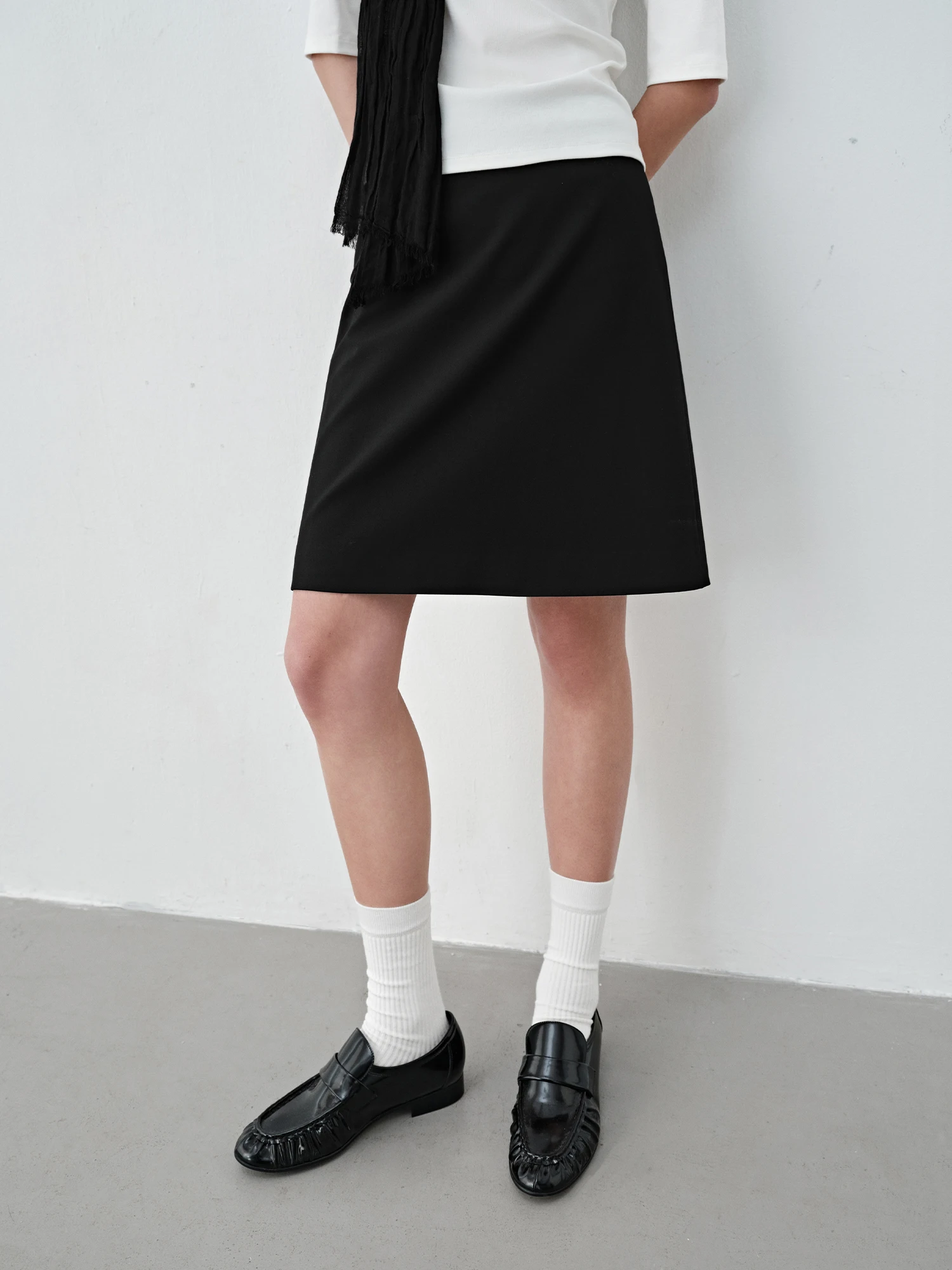 

HaveRice Retro Low Waist Eco-friendly Black A-line Skirt Casual Style Half-length Skirts for Women Loose Fit Spring Season