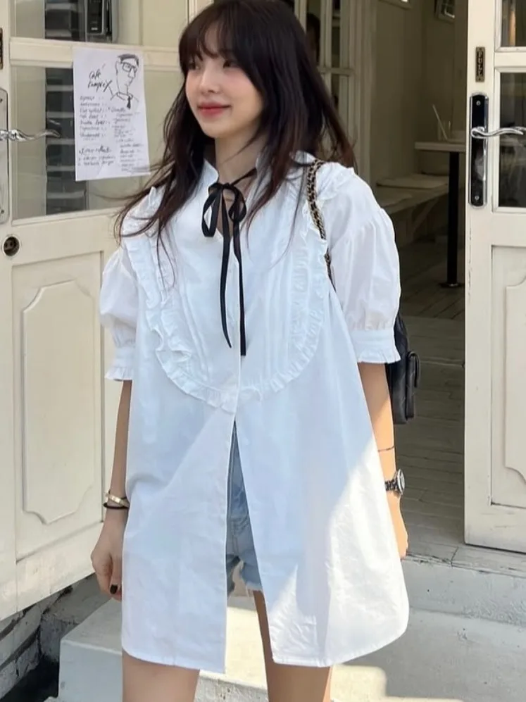 

White irt Women's Summer 2025 New Small Design Faionable Bla Musoom Lace Tie Single Button up Top Ele Faion