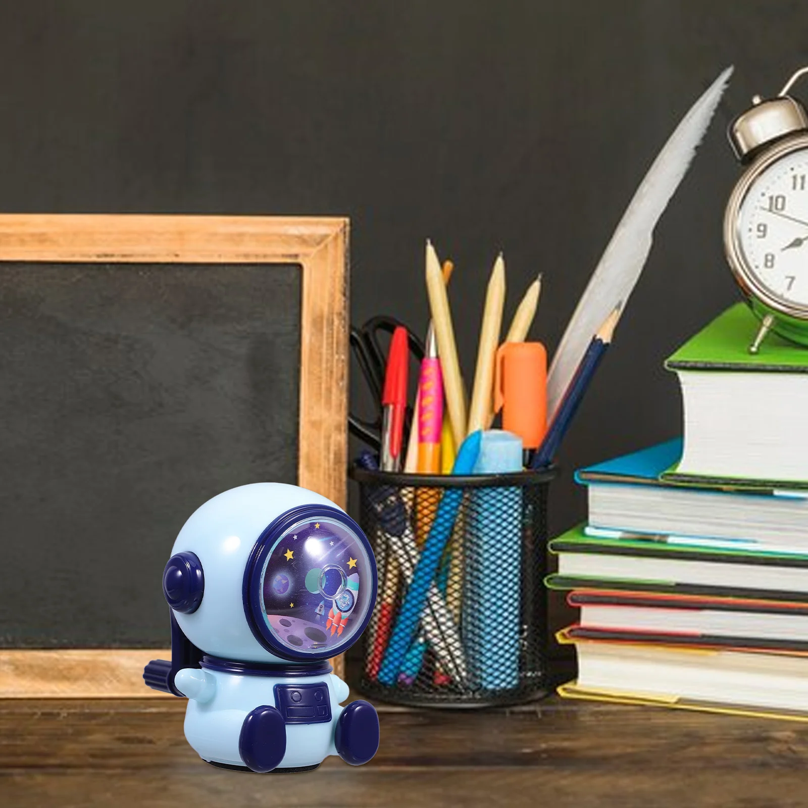 

Manual Pencil Sharpener Cartoon Design Stable Plastic Metal Portable Hand-Crank Sharpener for Students Artists Teachers Everyday