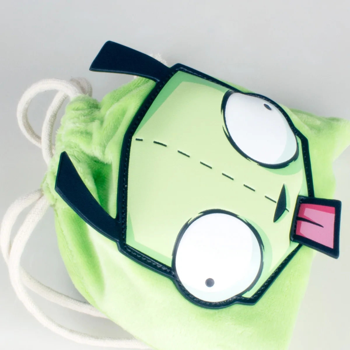 حقيبة مكياج خضراء ثلاثية الأبعاد عالية الجودة - حل تخزين مكياج عصري مخصص لتنظيم أساسيات التجميل #3