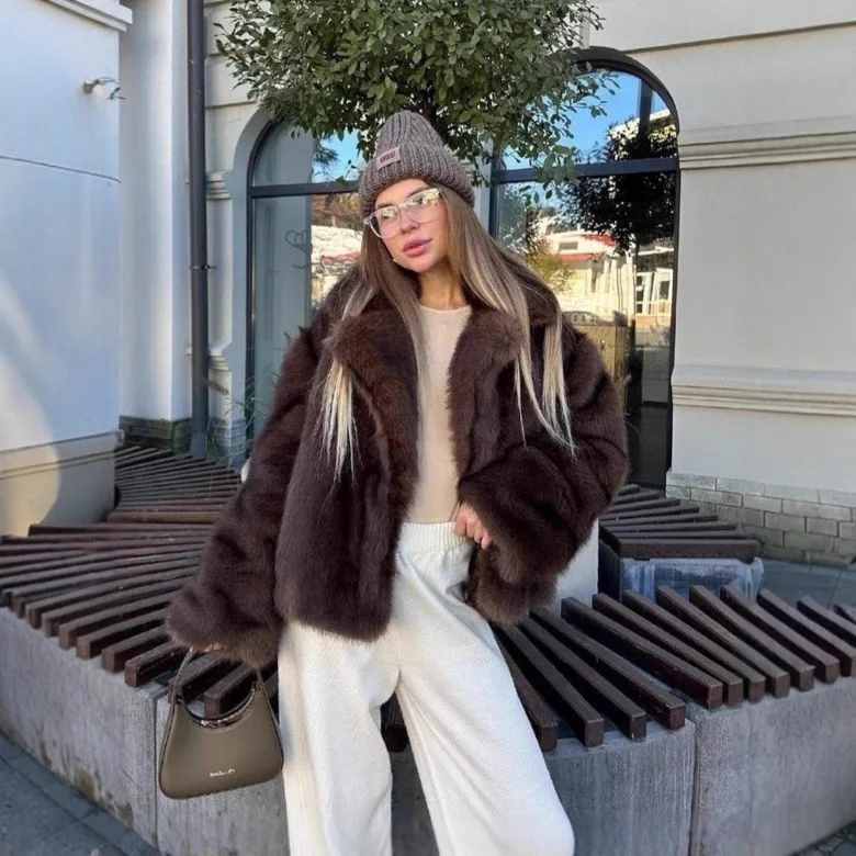 Novo casaco de pele sintética para mulheres estilo europeu e americano pelúcia inverno grosso tingido apontado jaqueta de pele de raposa