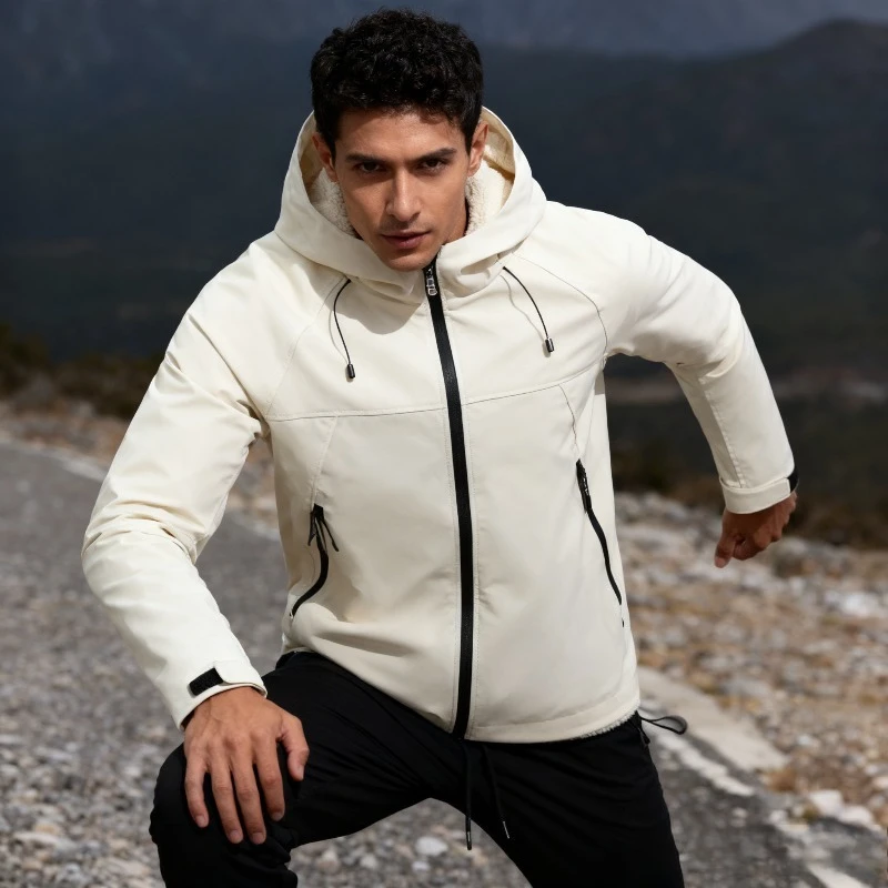 

Повседневная уличная ветровка с капюшоном для экскурсионных и легких горных пеших прогулок