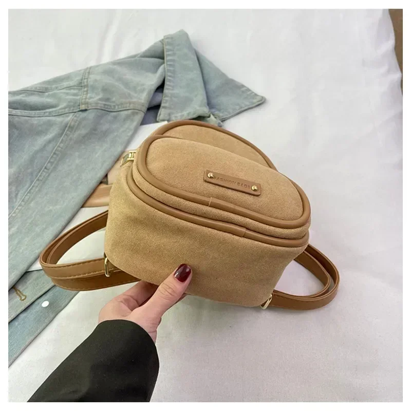 Minimalistyczny mini plecak dla kobiet 2024 Korean Edition New Autumn/Winter Retro Leisure Versatile Commuter Backpack Sac À Dos