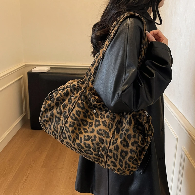 Leopardenmuster-Tragetasche für Damen, große Canvas-Umhängetasche, vielseitige Crossbody-Handtasche, Damen-Shopper-Tasche für Reisen, Arbeit und Alltag. – Detail 28