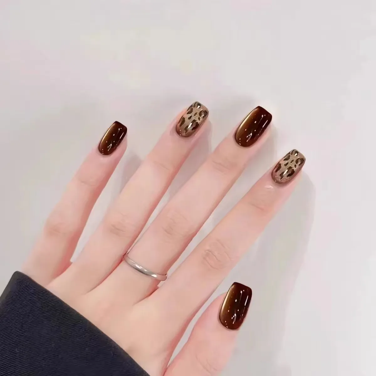 10 قطع من أظافر الفتيات الحلوة والباردة والحارة الراقية، أظافر صناعية مصنوعة يدويًا بطبعة الفهد من ميلارد #4