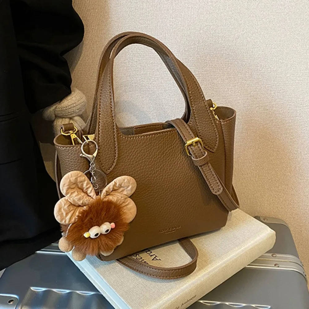 2026 كوريا Ins المتقدمة حقيبة يد عادية موضة دلو حقيبة أنثى بسيطة حقيبة كتف جوكر