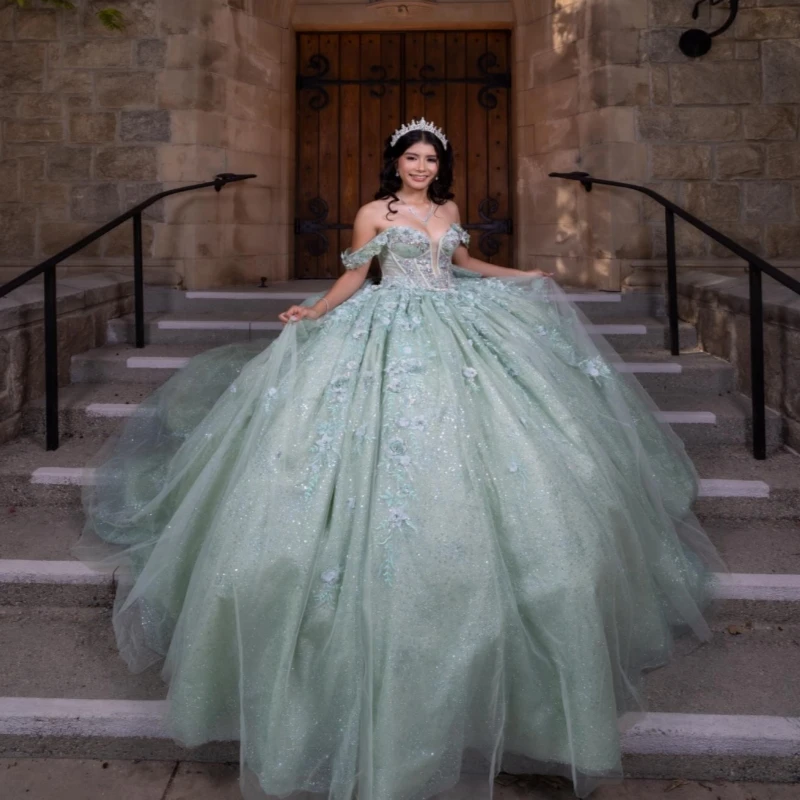 

Mint Green Shiny Ball Gown Quinceanera Dresses Applique Flower Beading Crystal Bow Tull Corset Off Shoulder Sweet 16 Dress vesti