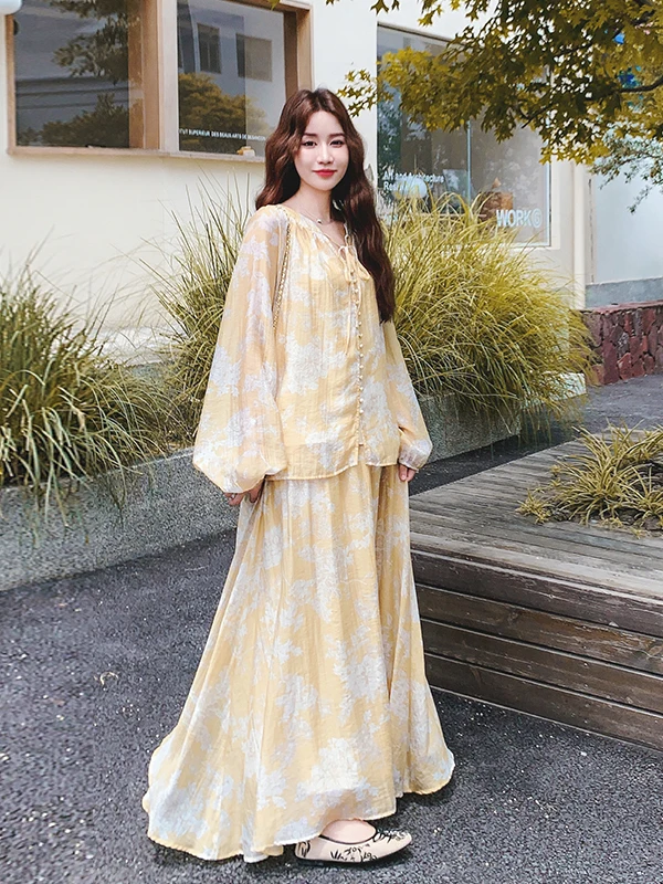 

Новый китайский комплект: топ с цветочным принтом и юбка макси, женский, весна-осень, винтажный, стройнящий, с бретельками, из двух предметов