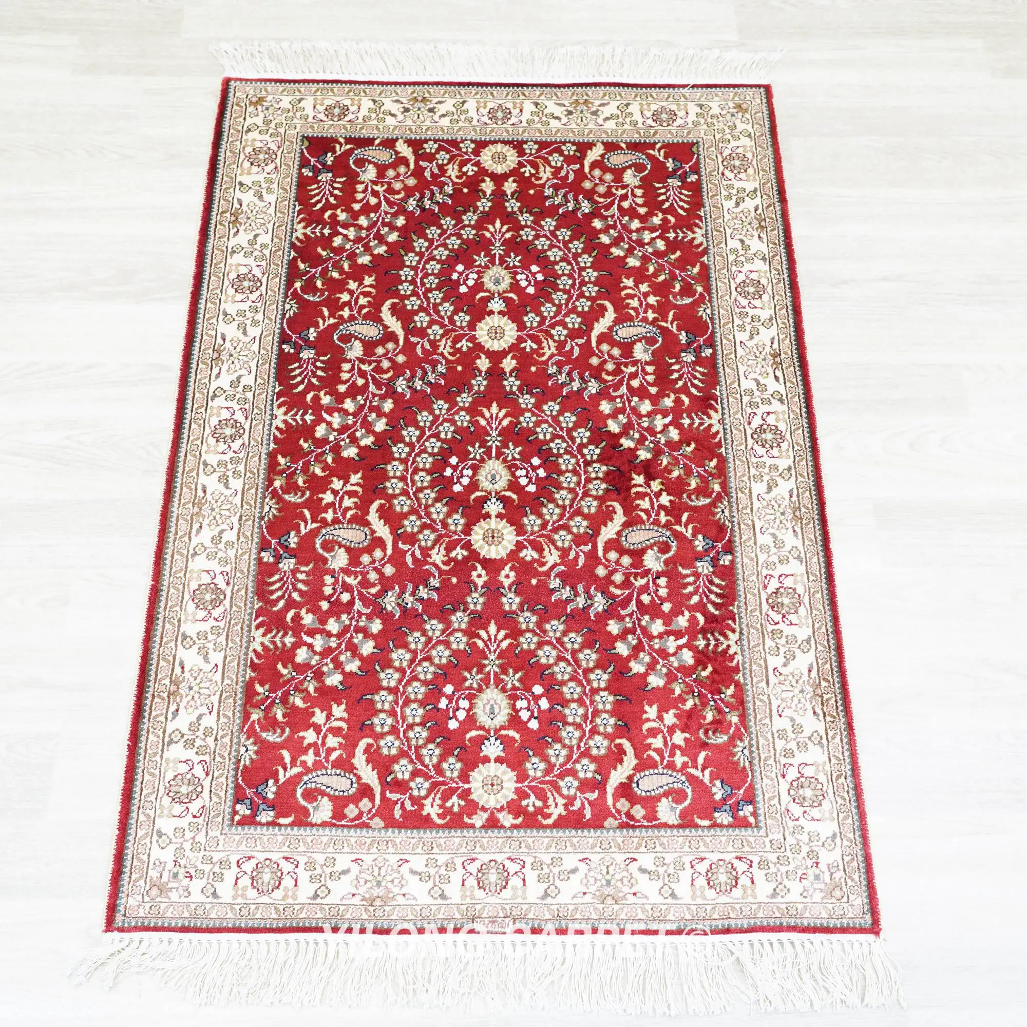 76x122cm Red Persian Handmade Silk Carpet Rug Art Collection Rug (YHW432B)