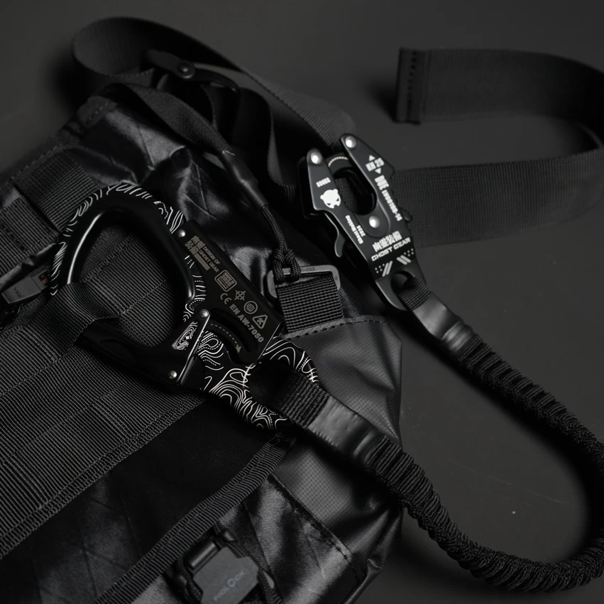 

Quick-Release Tactical with Metal Steel Elastic Buckle Multi-Functional Adjustable Closure for Outdoor Sports Backpack Decor