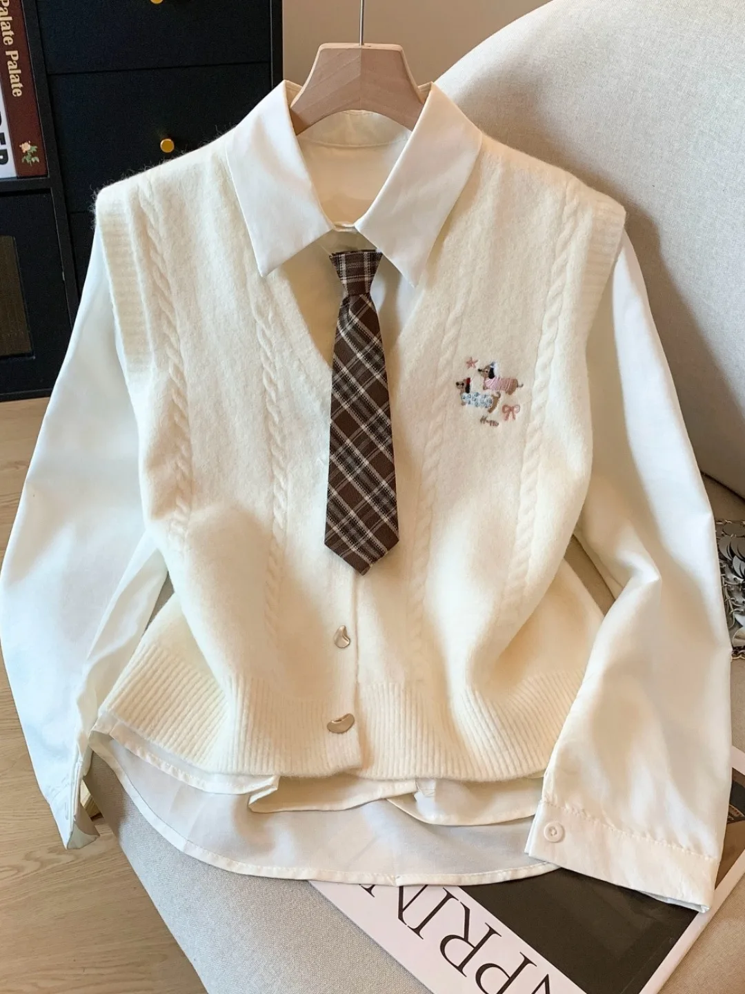 

Women's Collar Knitted Vest Set with Embroidered irt And Tie Autumn New Sle Commute Korean Version Long Sve