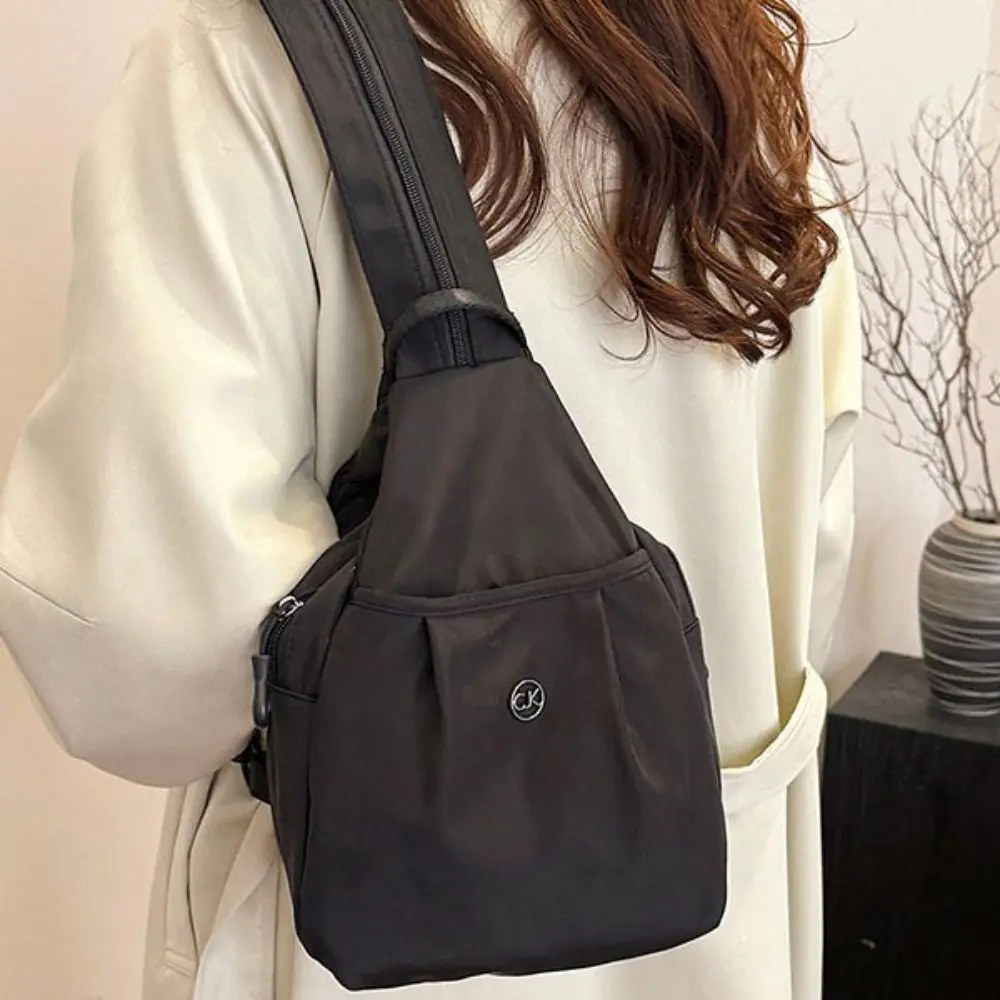 Zaino in tessuto Oxford tinta unita Borsa a tracolla casual leggera in nylon con tracolla regolabile di grande capacità