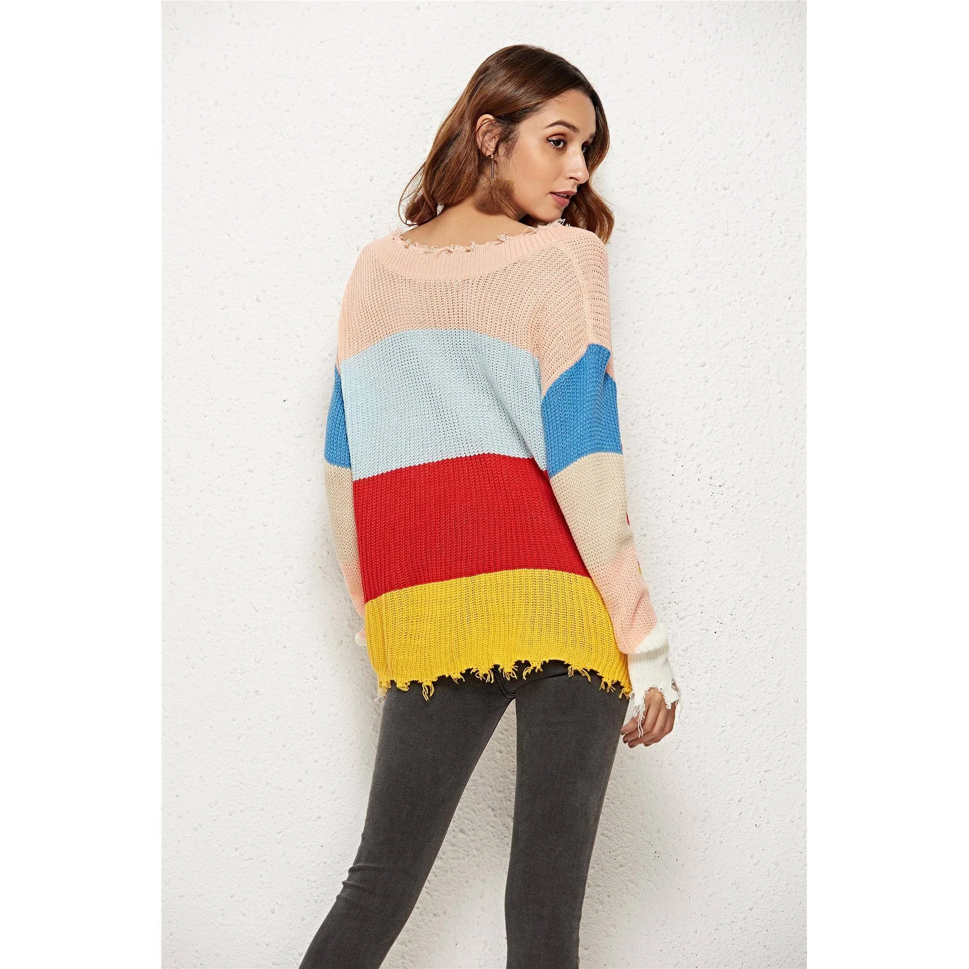 

Spring 2025 Knitted Sweater V-Ne Patchwork Hole Design Women's Faion Faux Fur Stripe Pattern Full Sve Overhead Sle