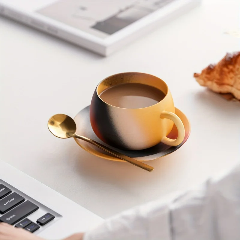 1個入り。人気の高いセラミック製コーヒーカップとソーサーのセット。インターネットで話題のグラデーションカラーのヴィンテージ風磁器製カップと皿の組み合わせ。