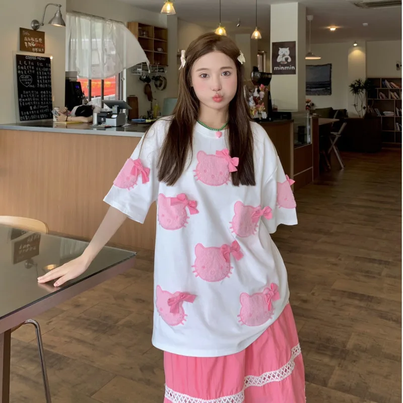 Miniso Hello Kitty asciugamano ricamo t-shirt da ragazza 2024 estate carino Hellokitty Patch stampa Design Casual t-shirt manica corta