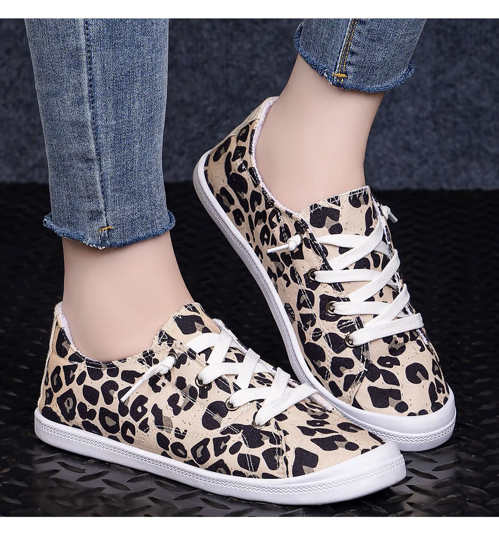 

New Women's Canvas Sneakers Lightweight Soft Sole Flat Casual Shoes Wide Toe Slip On Lazy Shoes Breathable Walking for Ladies