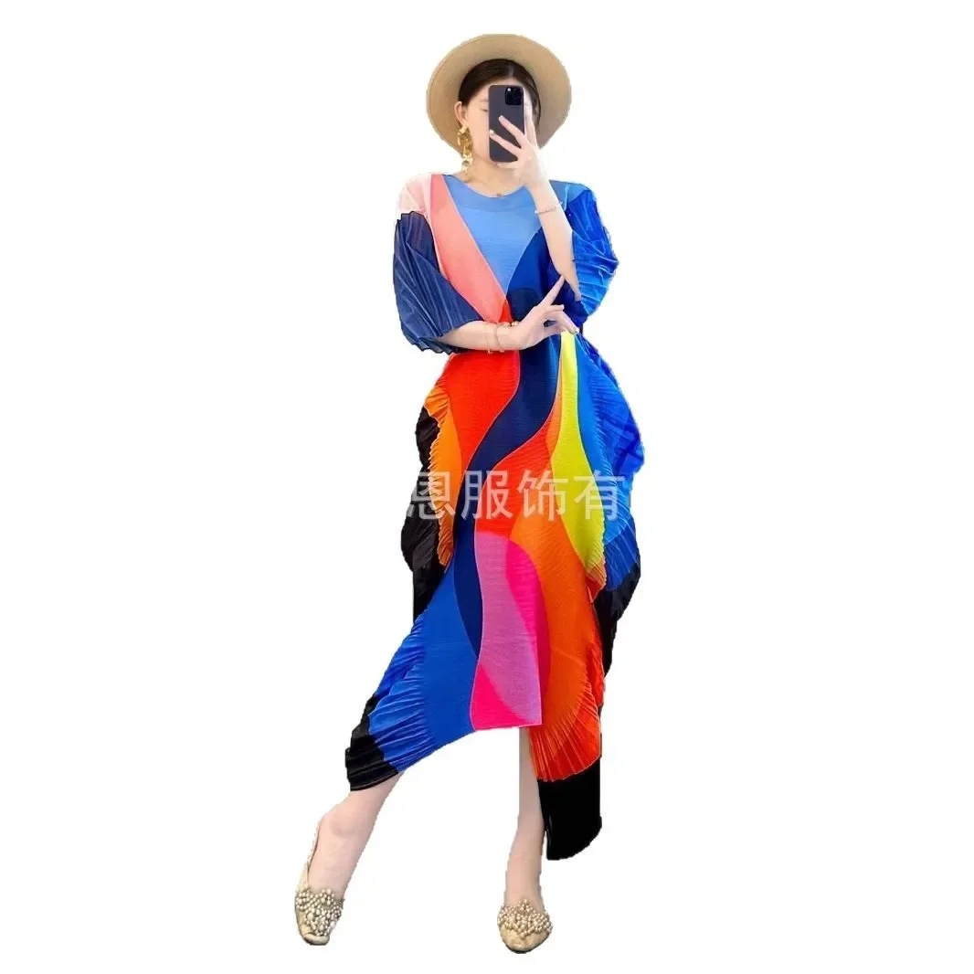 Plisowana sukienka w stylu Miyake dla kobiet 2025 nowych moda z nadrukiem dekolt w serek rękaw w kształcie skrzydła nietoperza francuska nieregularna dorywczo elegancka plisowana spódnica